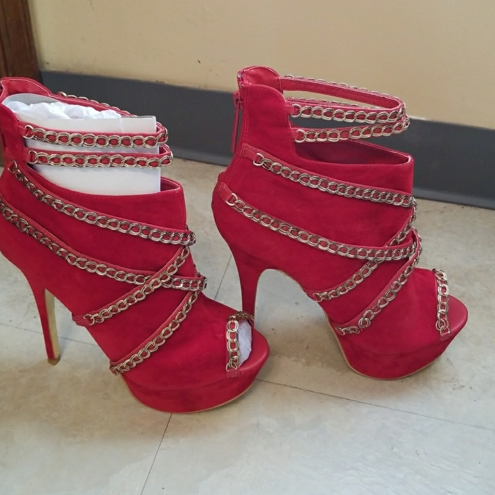 Shoes - Picture 2 of 6